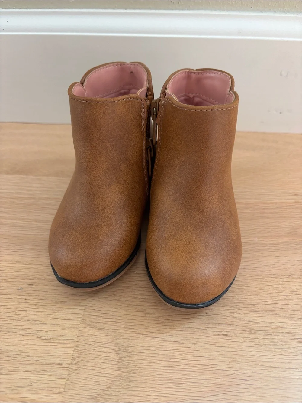 Cat and Jack Booties size 5 for Baby/ Toddler